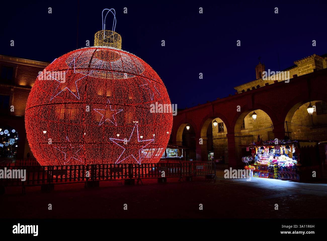 Piazza Mercado Chico a Natale nella città di Ávila. Foto Stock