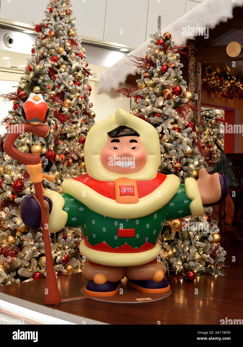 Esmiko uomo in costume nativo per celebrare il Natale Foto Stock