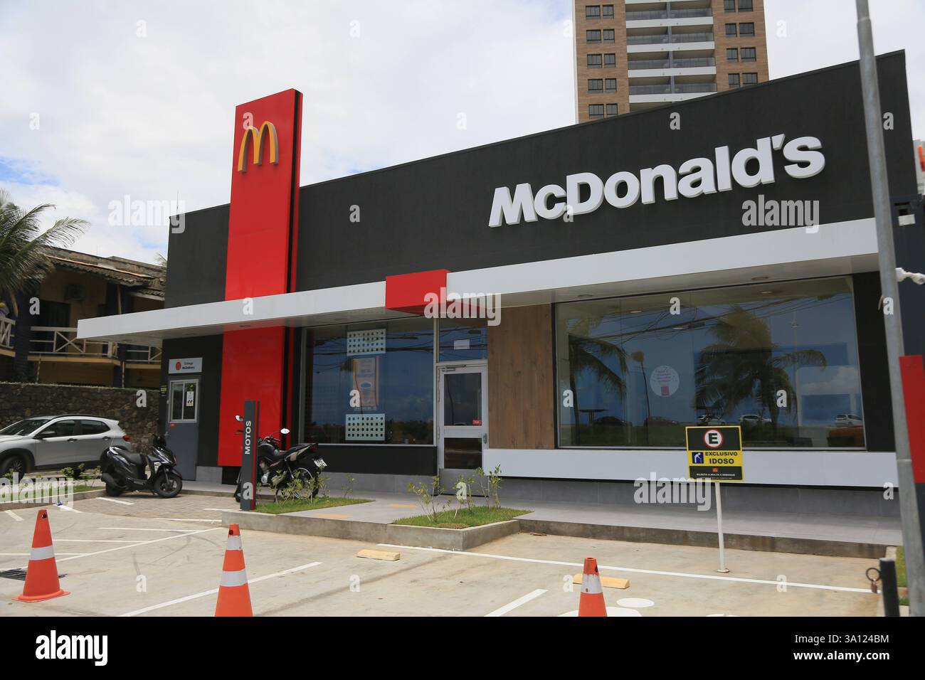 McDonald's store in Salvador Salvador salvador bahia, brasile - 29 gennaio 2025: Vista di un mcdonald's store nella città di Salvador. SALVADOR BAHIA BRASILE Copyright: XJoaxSouzax 290125JOA080 Foto Stock