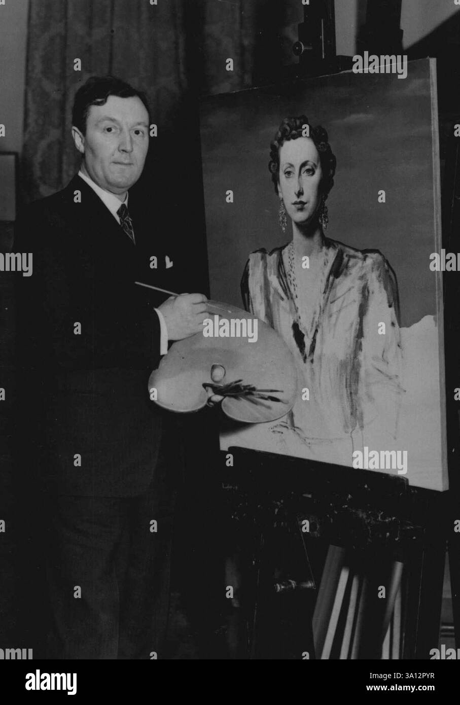 Nuovo accademico reale fotografato nel suo studio. La nostra fotografia mostra il signor Gerald Brockhurst, il nuovo accademico reale nel suo studio a Chelsea, che viene visto al lavoro su un ritratto di Lady Penrhyn. 28 dicembre 1937. Foto Stock