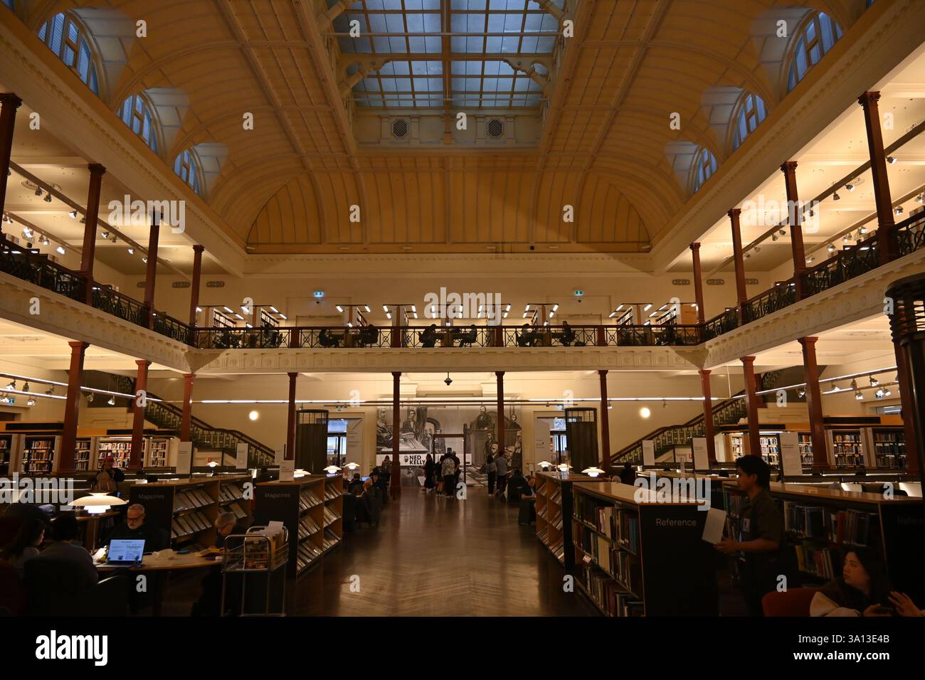 L'interno della State Library Victoria, la più antica biblioteca pubblica dell'Australia a Melbourne, Australia Foto Stock