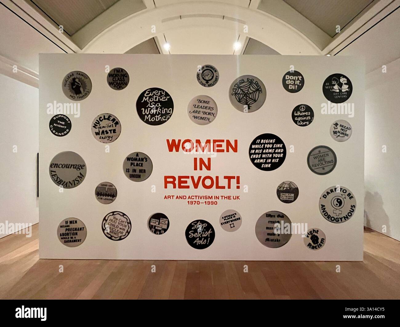Le donne in rivolta! Mostra raffigurante l'arte e l'attivismo nel Regno Unito dal 1970 al 1990 di donne presso la galleria d'arte Whitworth di Manchester, Regno Unito Foto Stock