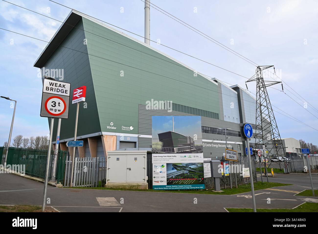 Exeter, Devon, Regno Unito. 6 marzo 2025. Vista generale dell'impianto di recupero di energia Exeter nel Devon. L'energia proveniente dalla struttura di deposito dei rifiuti di Marsh Barton genera energia sufficiente per fornire l'equivalente di 5.000 abitazioni. Crediti fotografici: Graham Hunt/Alamy Live News Foto Stock