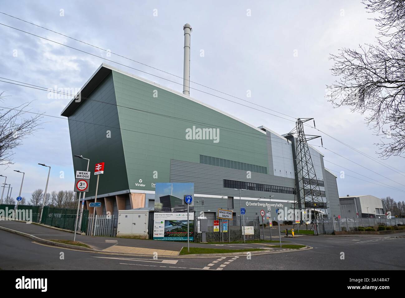 Exeter, Devon, Regno Unito. 6 marzo 2025. Vista generale dell'impianto di recupero di energia Exeter nel Devon. L'energia proveniente dalla struttura di deposito dei rifiuti di Marsh Barton genera energia sufficiente per fornire l'equivalente di 5.000 abitazioni. Crediti fotografici: Graham Hunt/Alamy Live News Foto Stock