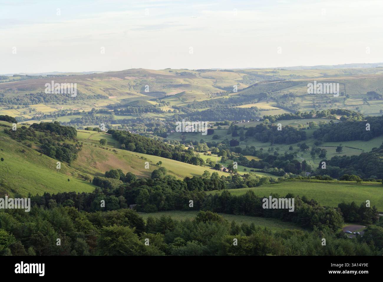 Vista sulla brughiera, Hope Valley Derbyshire Peak District National Park, Inghilterra, Regno Unito, splendida campagna inglese all'aperto Foto Stock
