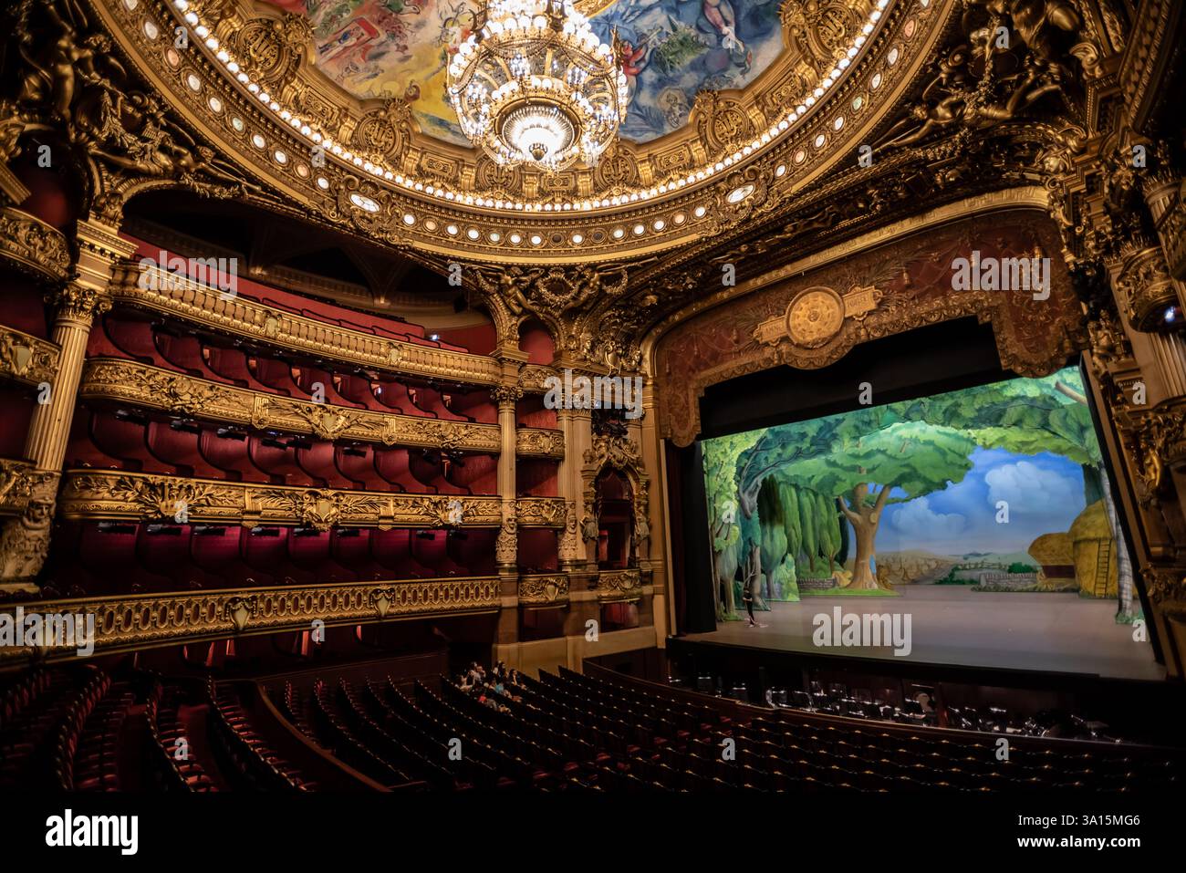Teatro e arredi di lusso all'Auditorium dell'Opera Garnier di Parigi, Francia Foto Stock