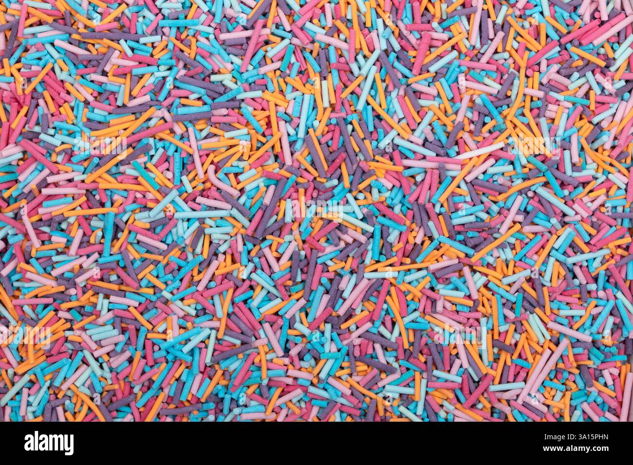 Vibrant Rainbow Sprinkles Mix - decorazioni colorate di pasticceria con Jimmies e Perle di zucchero per cuocere, dessert e dolciumi Foto Stock