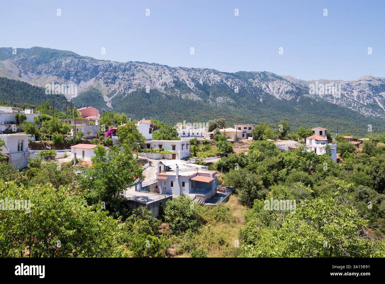 Il grazioso villaggio di Vlahia nel nord di Evia, in Grecia Foto Stock