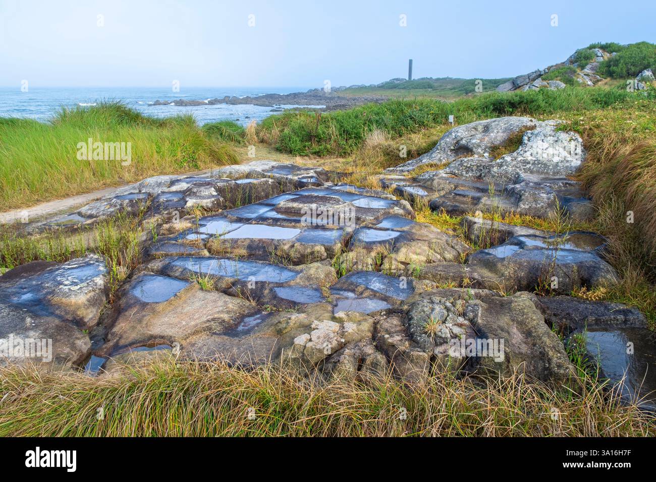 Portogallo, regione settentrionale, dintorni di Viana do Castelo, ex saline di epoca pre-romana lungo la via costiera portoghese, una delle strade per Santiago de Compostela Foto Stock