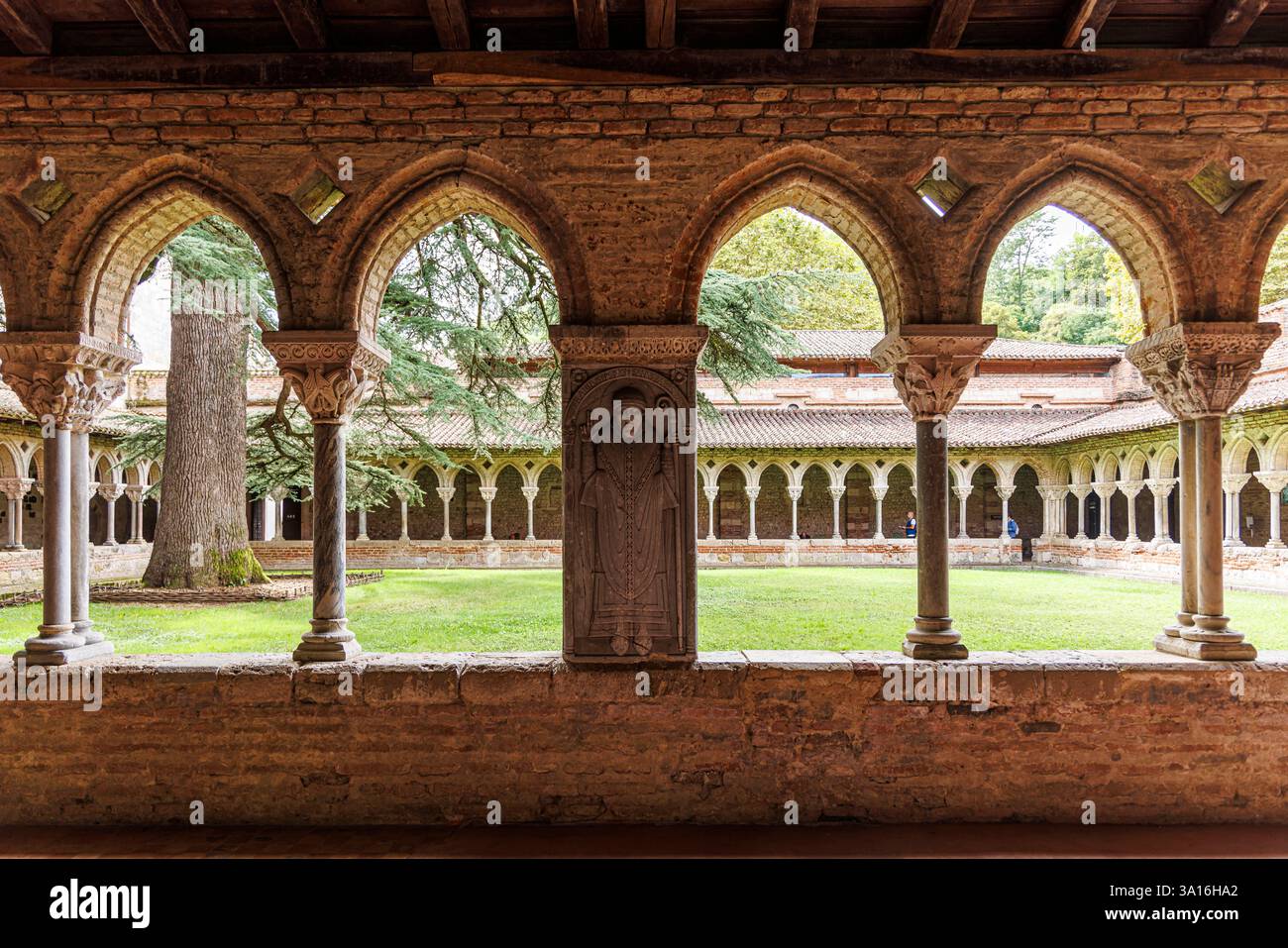 Francia, Tarn e Garonna, Moissac, abbazia dichiarata patrimonio dell'umanità dall'UNESCO, il chiostro Foto Stock