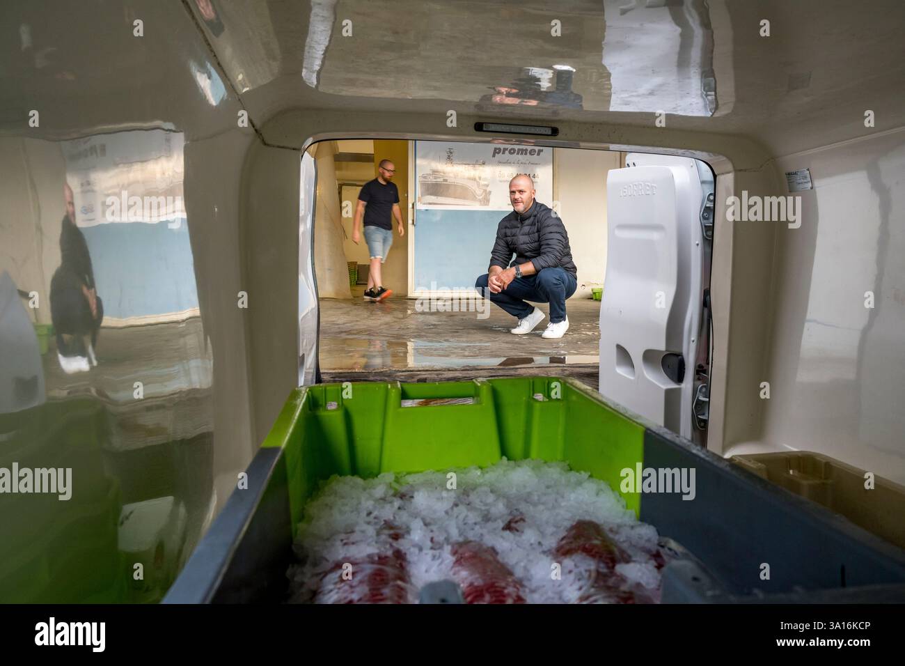 Francia, Charente Maritime, la Rochelle, Chef de Baie, chef stellato Michelin Christopher Coutanceau presso la sala d'aste del pesce, che accoglie anche le aziende del commercio del pesce Foto Stock