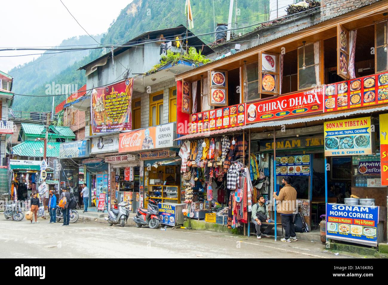 India, stato di Himachal Pradesh, Kasol, il mercato dell'artigianato Foto Stock
