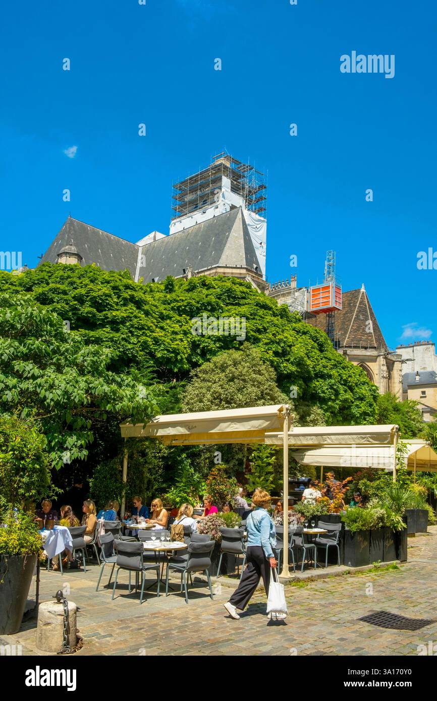 Francia, Parigi, quartiere Saint Gervais, Rue des Barres e chiesa di Saint Gervais Foto Stock