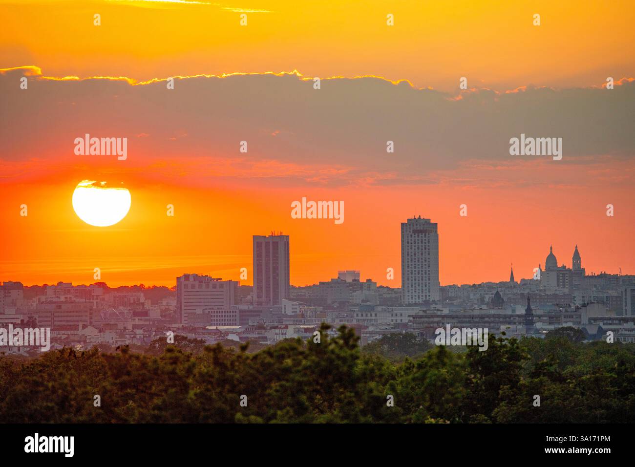 Francia, Parigi, vista generale di Parigi con il Sacro cuore Foto Stock