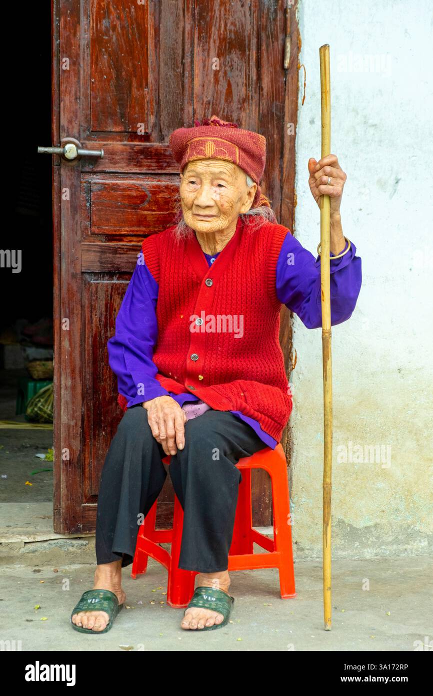 Vietnam, provincia di Cao Bang, donna anziana Foto Stock