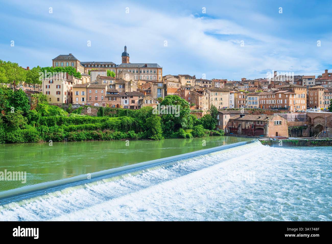 Francia, Tarn, Albi, le rive del fiume Tarn Foto Stock