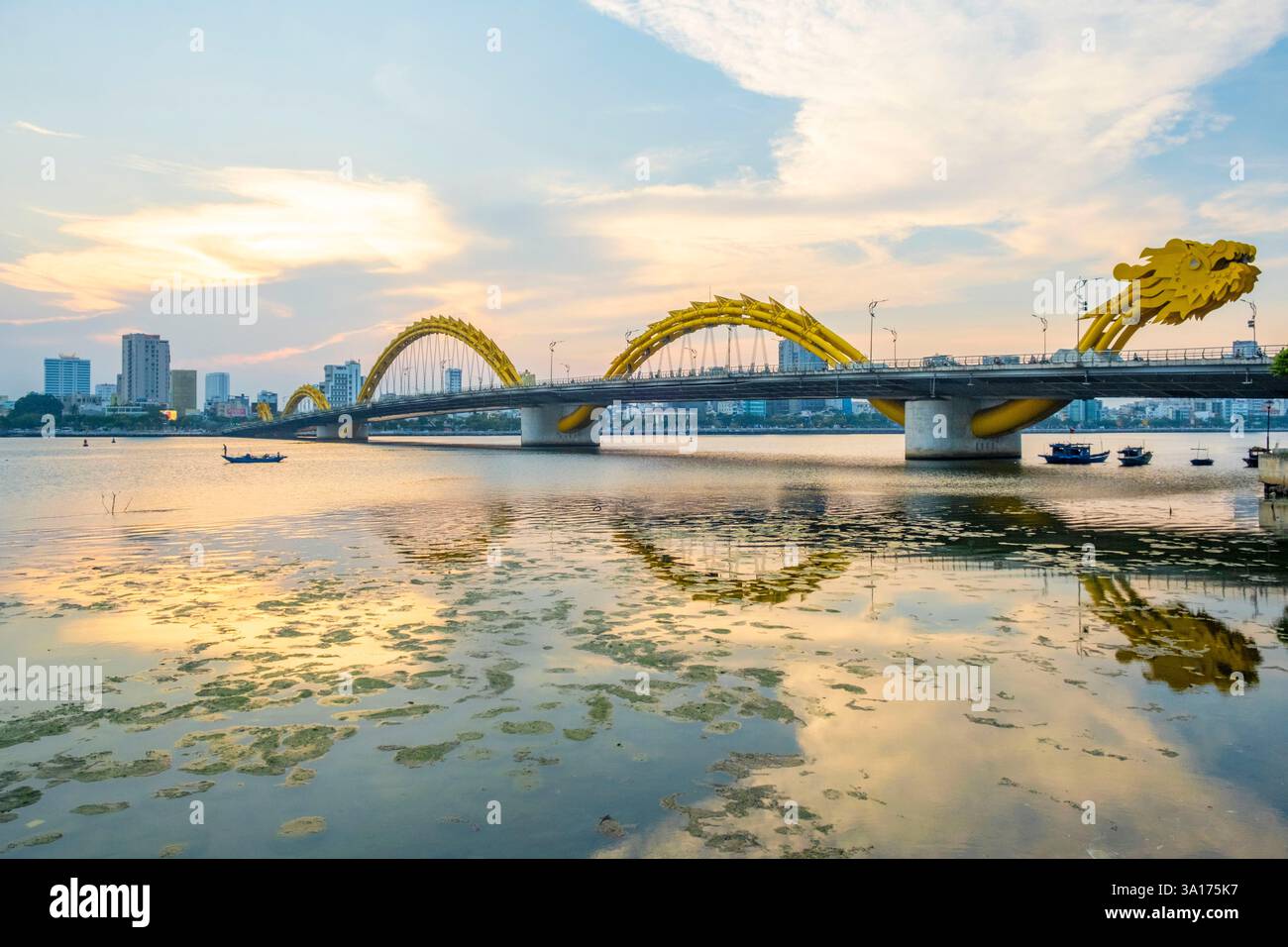 Vietnam, Centro, da Nang, il Ponte del Drago Foto Stock