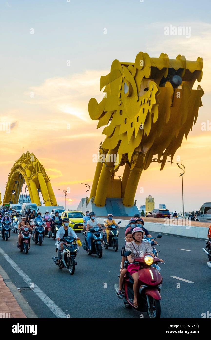 Vietnam, Centro, da Nang, il Ponte del Drago Foto Stock