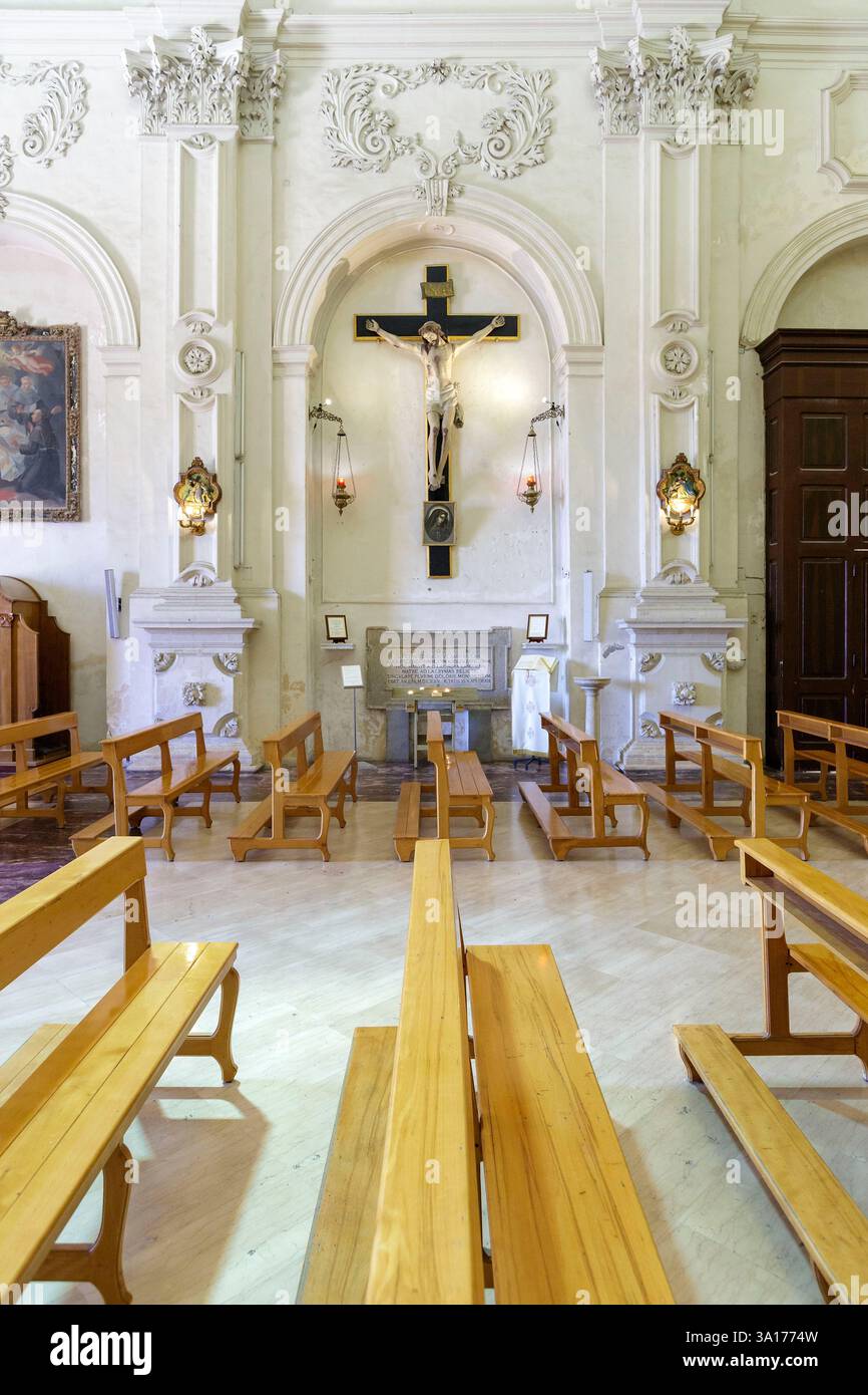 Italia, Sicilia, noto, città barocca dichiarata Patrimonio dell'Umanità dall'UNESCO, chiesa di San Francesco d'Assisi dell'Immacolata (san Francesco all Immacolatat) costruita tra il 1704 e il 1750 da Rosario Gagliardi e Vincenzo Sinatra in stile barocco, la navata Foto Stock