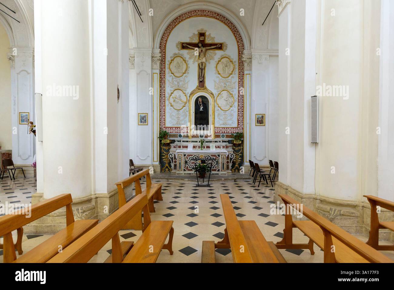 Italia, Sicilia, noto, città barocca dichiarata Patrimonio dell'Umanità dall'UNESCO, chiesa di San Carlo al corso dedicata a San Carlo Borromee costruita dall'architetto Rosario Gagliardi nel XVIII secolo in stile barocco, cappella Foto Stock