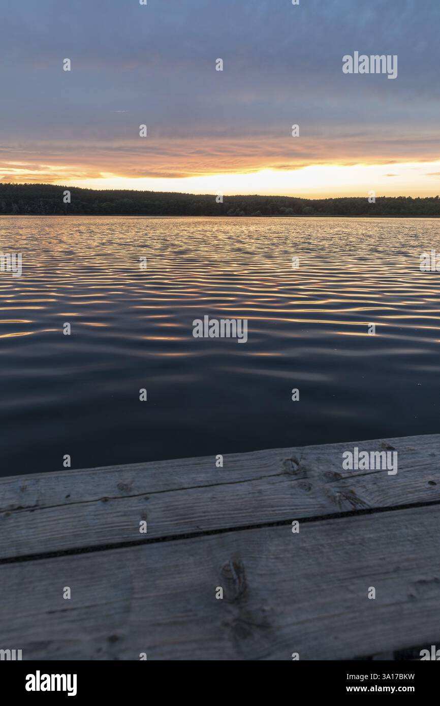 Tramonto al Grosser Glubigsee vicino a Wendisch Rietz, distretto di Oder-Spree, Brandeburgo, Germania, Europa Foto Stock