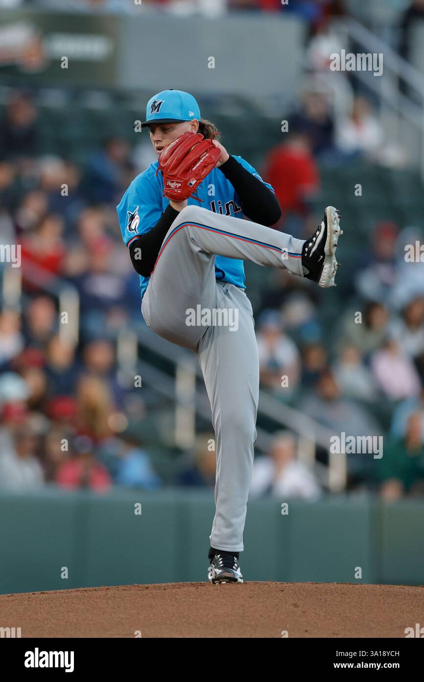 North Port FL USA; il lanciatore dei Miami Marlins Ryan Weathers (35) lancia un campo durante una partita di allenamento primaverile della MLB contro gli Atlanta Braves al CoolToday Park. I Braves e i Marlins giocarono a un pareggio di 1-1. (Kim Hukari/immagine dello sport) Foto Stock