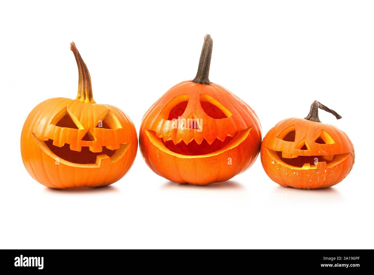 Jack lanterna con testa di zucca di Halloween isolato su sfondo bianco Foto Stock