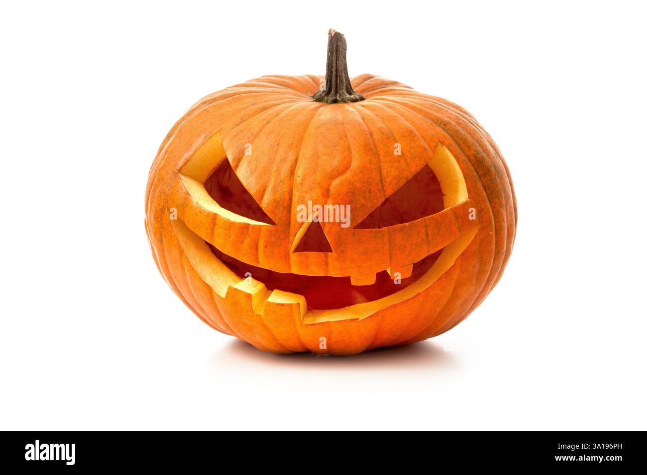 Jack lanterna con testa di zucca di Halloween isolato su sfondo bianco Foto Stock