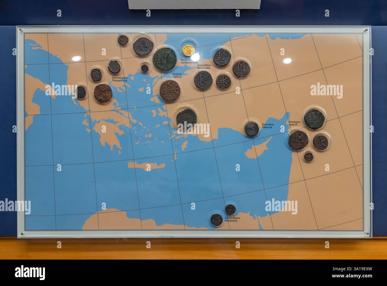 Un'immagine di vecchie monete al Palazzo del Gran Maestro dei Cavalieri di Rodi. Foto Stock