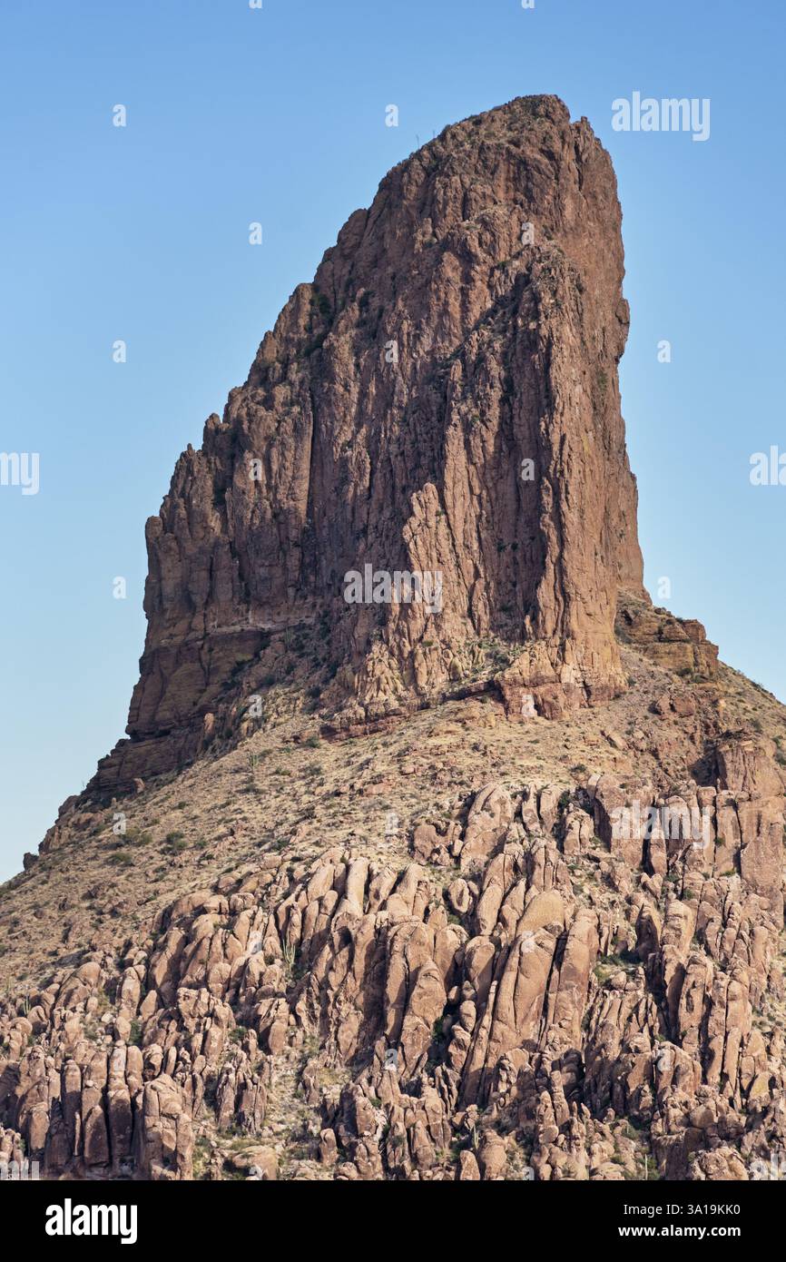 Il tuff saldato Weavers Needle Rock Spire nelle Superstition Mountains in Arizona Foto Stock