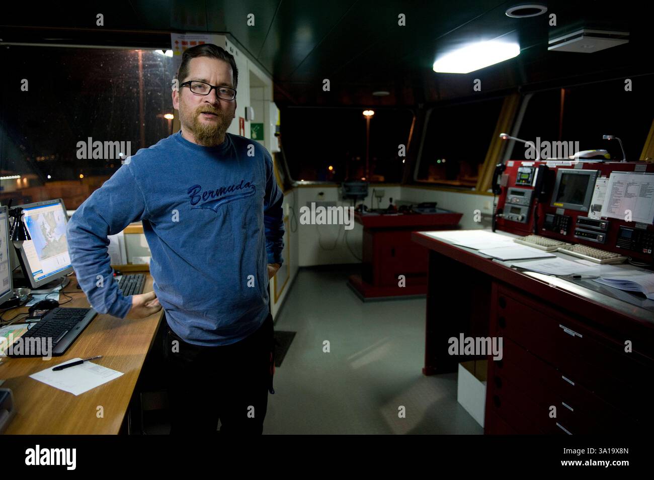 Ritratto Capitano sul ponte. Ritratto di David Kater, capitano della signora Flintercape, sul ponte, durante un viaggio da Rotterdam, Paesi Bassi verso Sundsvall, Svezia. MRYES. Rotterdam NLD - Sundsvall se Containervessel MS Flintercape Noordzee, Baltische Zee, Golf va Paesi Bassi Copyright: XGuidoxKoppesxPhotox Foto Stock