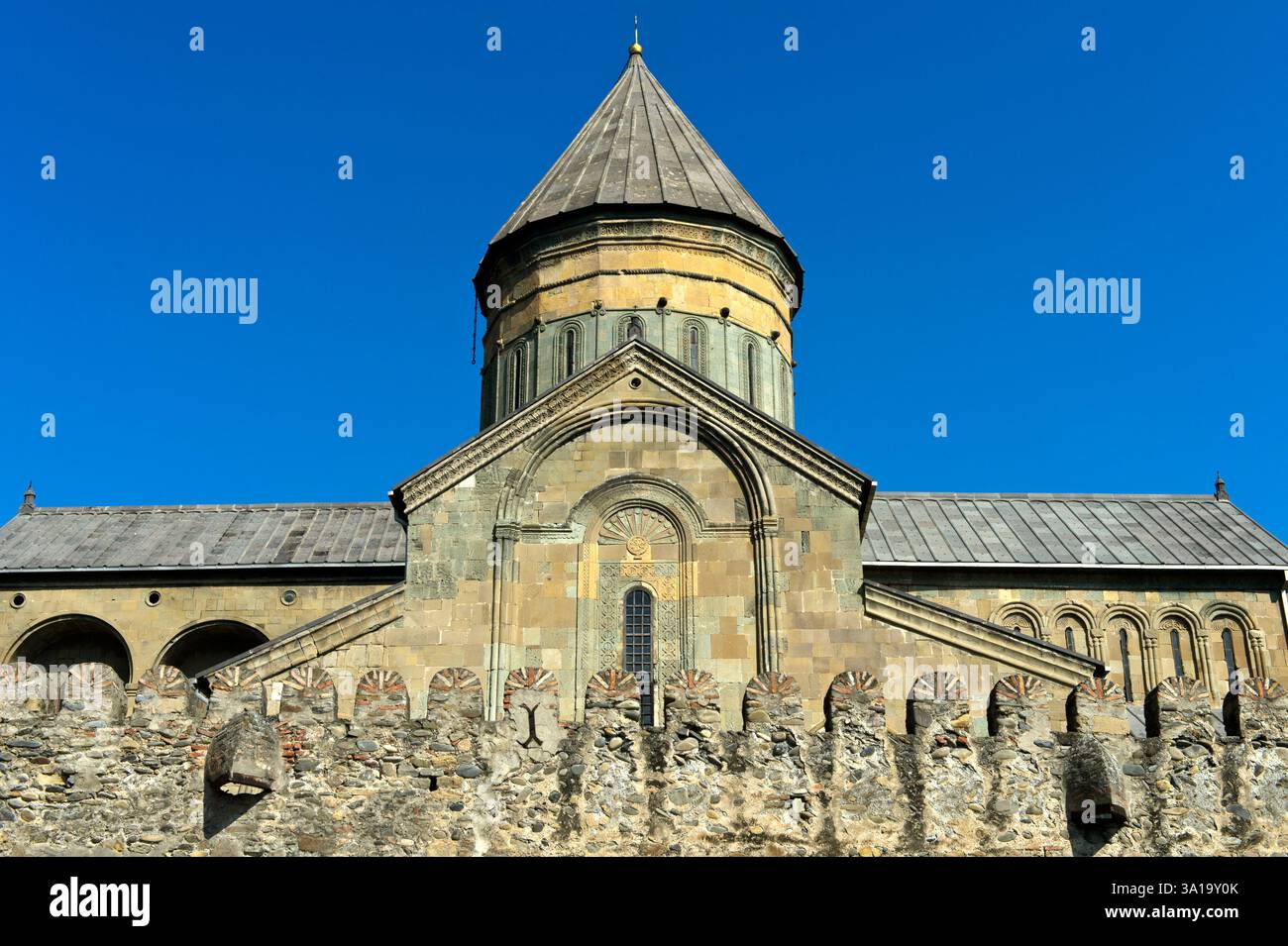 Cattedrale di Svetitskhoveli, tambour a cupola, facciata sud, sito patrimonio dell'umanità dell'UNESCO Mtskheta, Georgia Foto Stock