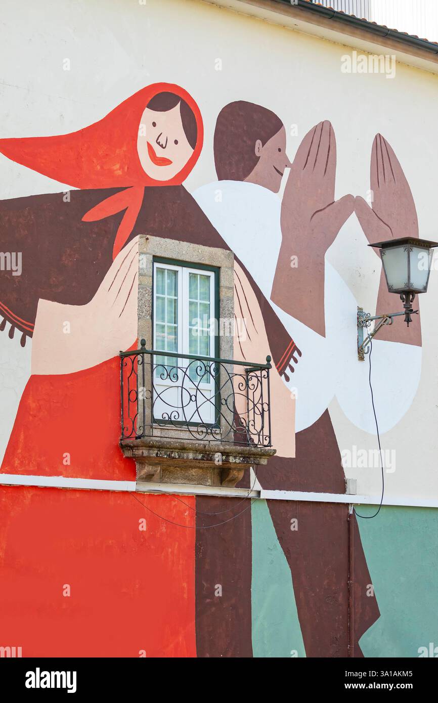 Dipinti artistici sulla facciata dell'edificio della città vecchia, Braga, provincia di Minho, Portogallo Foto Stock