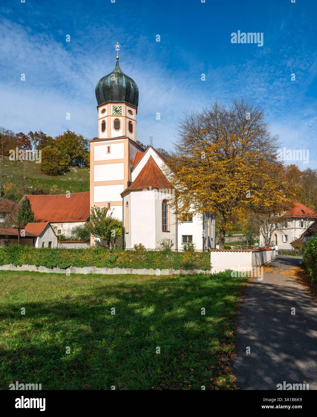 Münsingen - Bichishausen, la chiesa parrocchiale cattolica di San Gallo Bichishausen fu ricostruita nel 1736 dal principe di Fürstenberg in stile barocco. Foto Stock