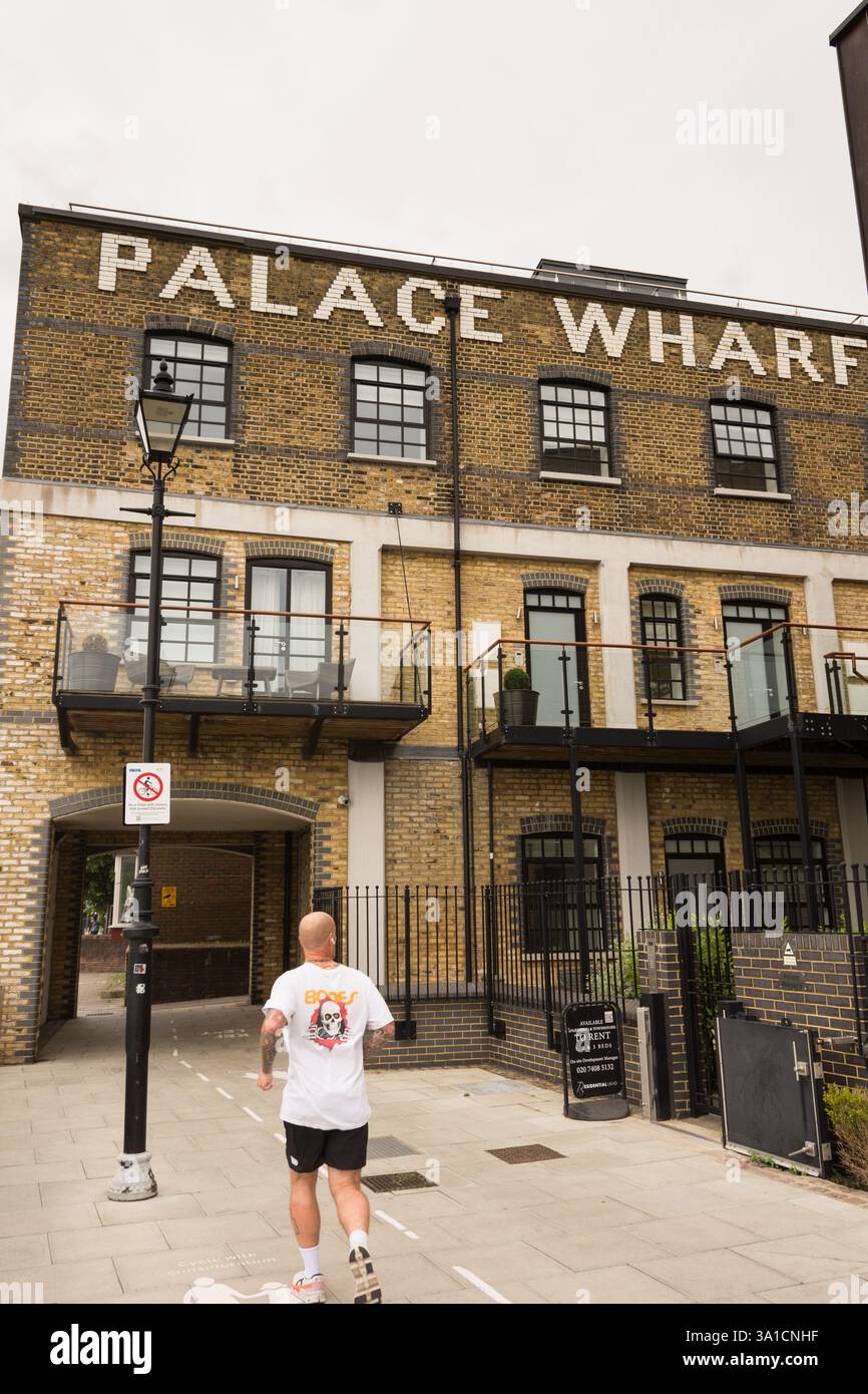 Palace Wharf Apartments and Townhouse, Rainville Road, Fulham, Londra, W6, Inghilterra, Regno Unito Foto Stock