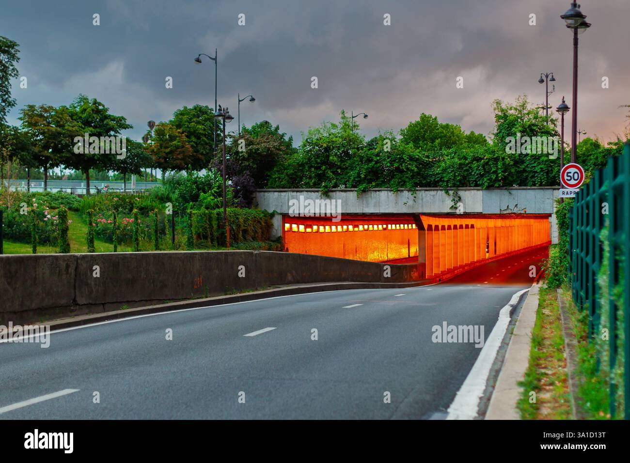 Il ponte del tunnel di Alma a Parigi, Francia. Scena dell'incidente d'auto che ha coinvolto Lady Diana Spencer il 30 agosto 1997. Foto Stock