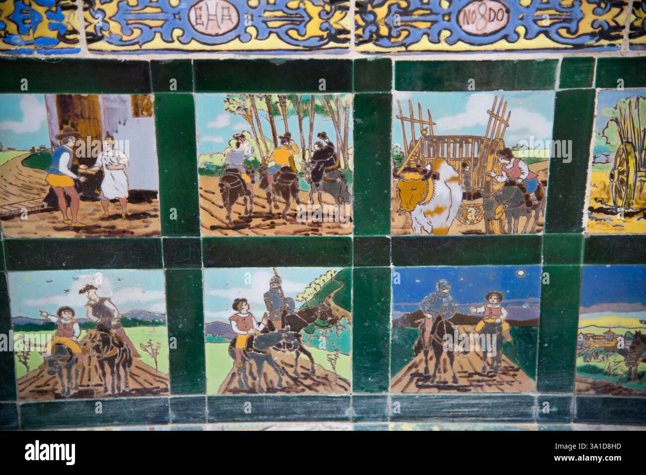 Siviglia, Parchi, Giardini, Cattedrale Giralda, piastrelle Don Kiotey, quartiere vecchio di El Arenal, architettura, Palazzi, alberi d'Orage, Plaza de Espana, la più grande della Spagna Foto Stock