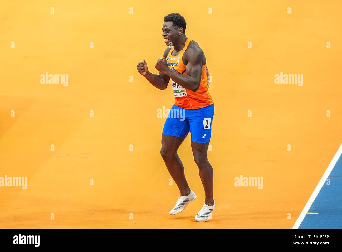 Apeldoorn, Paesi Bassi. 8 marzo 2025. APELDOORN, PAESI Bassi - 8 MARZO: Elvis Afrifa dei Paesi Bassi durante i Campionati europei di atletica leggera indoor 2025 ad Omnisport l'8 marzo 2025 ad Apeldoorn, Paesi Bassi. (Foto di Andre Weening/Orange Pictures) credito: Orange Pics BV/Alamy Live News Foto Stock