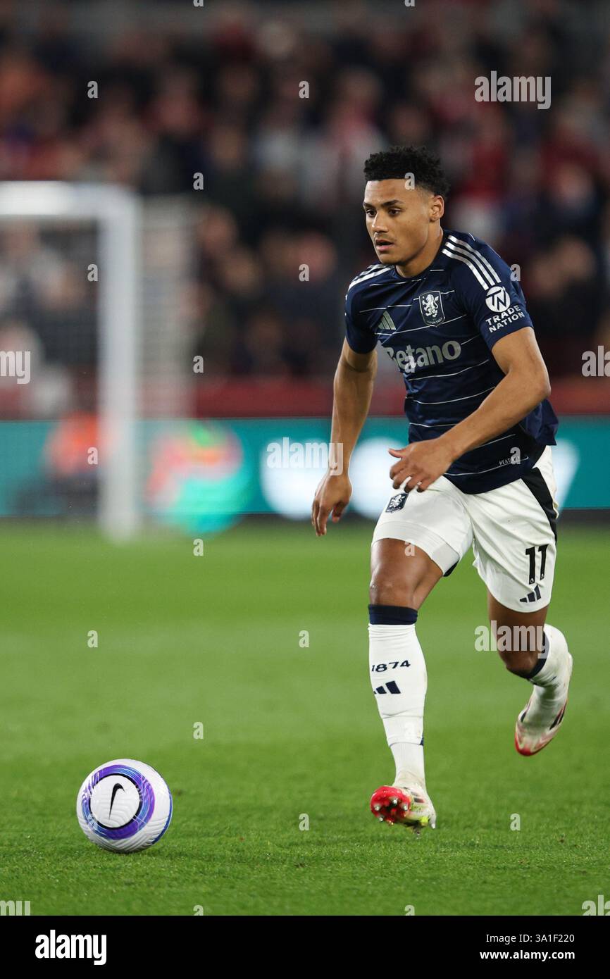 LONDRA, Regno Unito - 8 marzo 2025: Ollie Watkins dell'Aston Villa in azione durante la partita di Premier League tra Brentford FC e Aston Villa FC al Gtech Community Stadium (credito: Craig Mercer/ Alamy Live News) Foto Stock