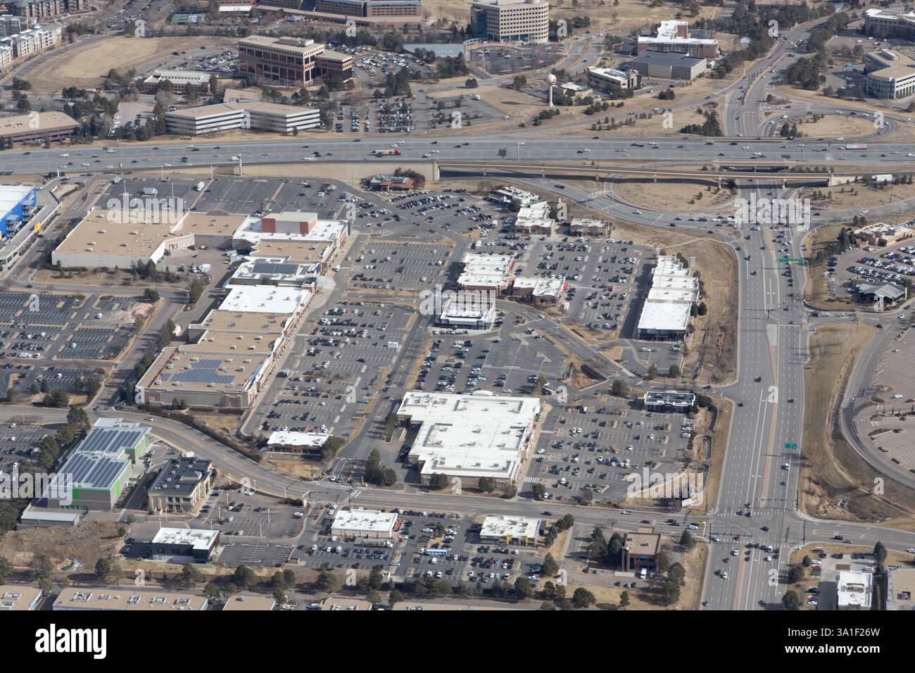 Vista aerea della grande area commerciale vicino a Denver, Colorado, Stati Uniti. Foto Stock