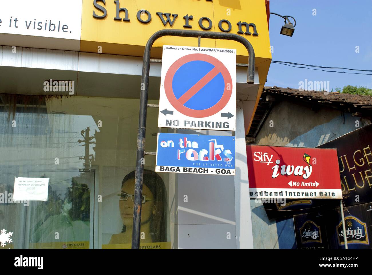 Nessun segnale stradale per il parcheggio a Calangute Beach, Goa, India, Asia Foto Stock
