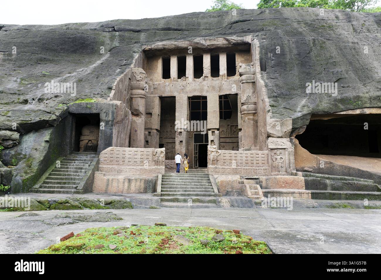 Tempio nella grotta del patrimonio buddista, Kanheri, Borivali, Bombay ora Mumbai, Maharashtra, India, Asia Foto Stock
