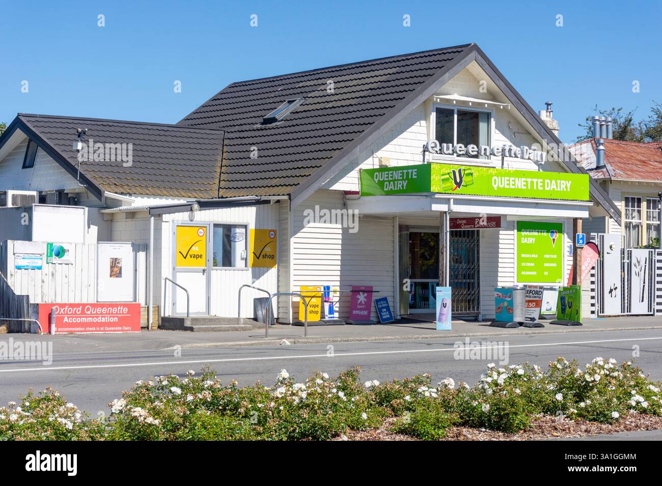 Queenette Dairy, Main Street, Oxford, Canterbury Region, South Island, nuova Zelanda Foto Stock