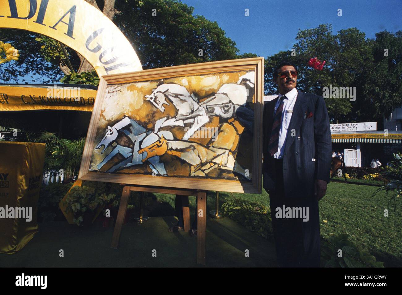 Asta di pittura di M.F. Hussain al campo di gara NO MR Foto Stock