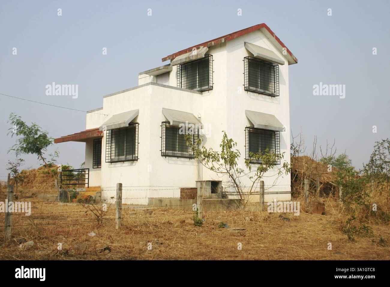 Bungalow alla stazione di Khardi, Maharashtra, India, Asia Foto Stock