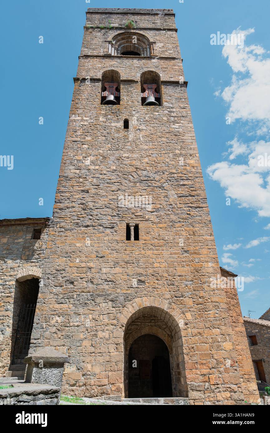 Paesaggio di Ainsa, un villaggio medievale nei Pirenei Aragonesi, Spagna, Europa. Foto Stock