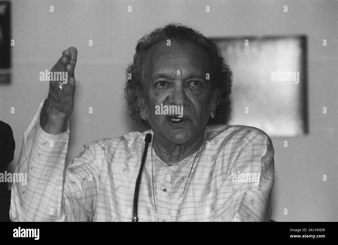 Maestro di musica classica indiana, sitar, Pundit Ravi Shankar NO MR Foto Stock
