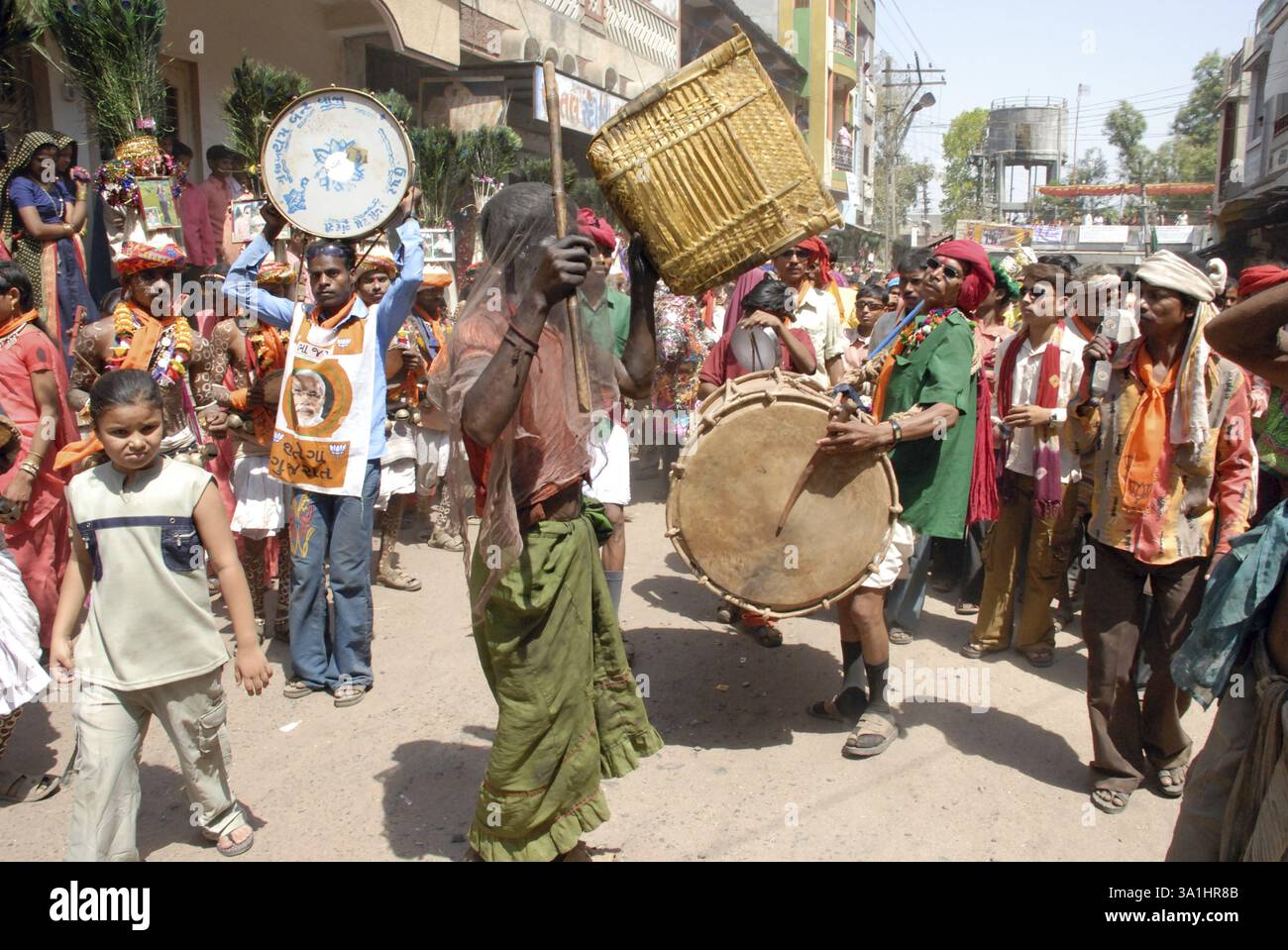 La danza della festa Santa, distretto di Vadodara, Gujarat, India, Asia Foto Stock