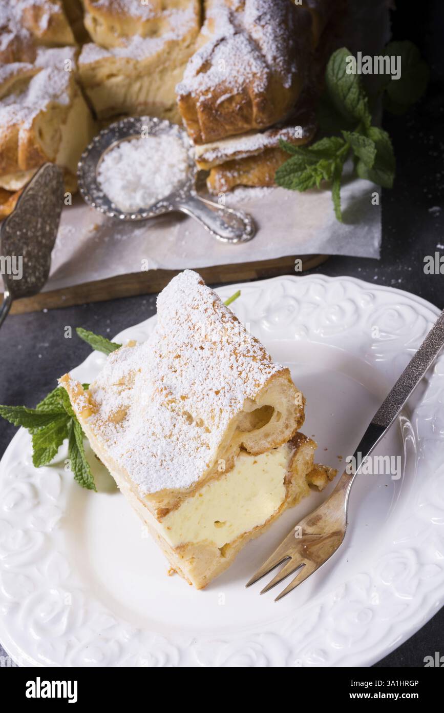 Karpatka è un tradizionale polacco cream pie Foto Stock