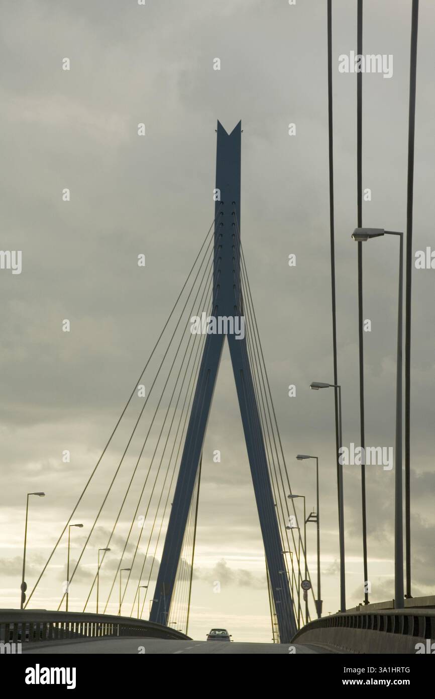 Enorme ponte di corda e strada, Amburgo, Germania, Europa Foto Stock